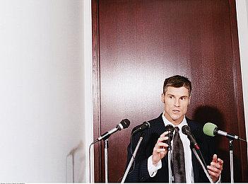 《羊蹄山之魂》全新实机演示公开：长枪一材多用！